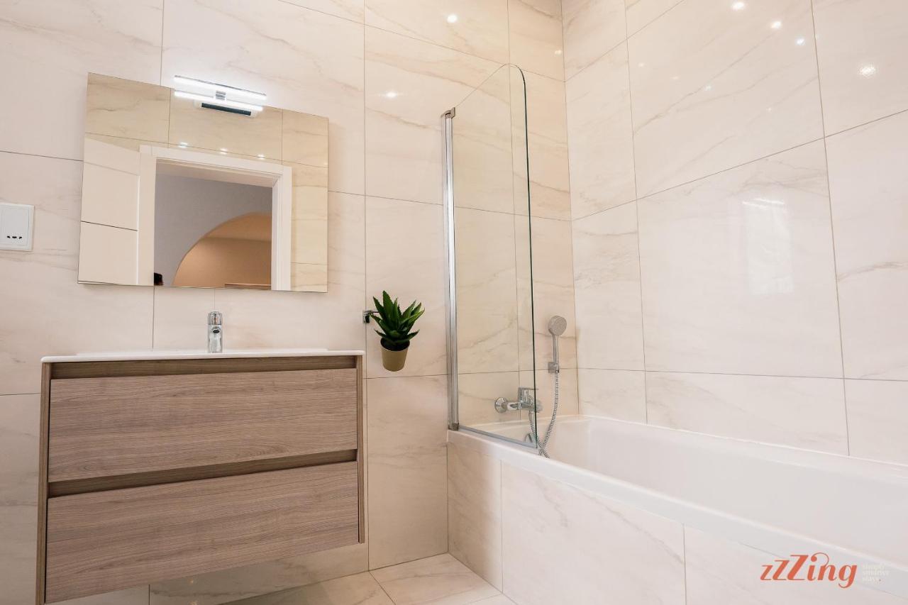 סיינט פול ביי Stunning Holiday Villa With A Heated Jacuzzi מראה חיצוני תמונה
